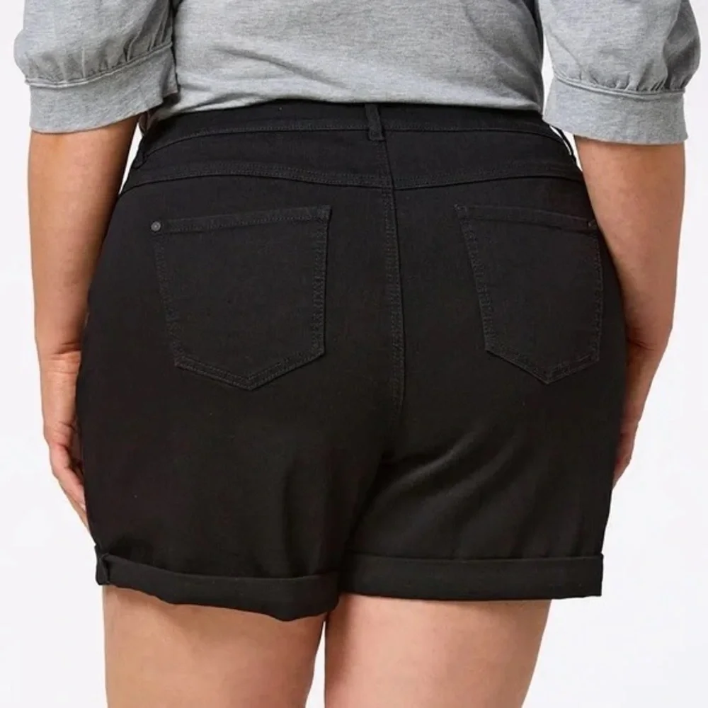 Cato | PLUS SIZE BLACK CUFFED DENIM SHORTS Black 28W
